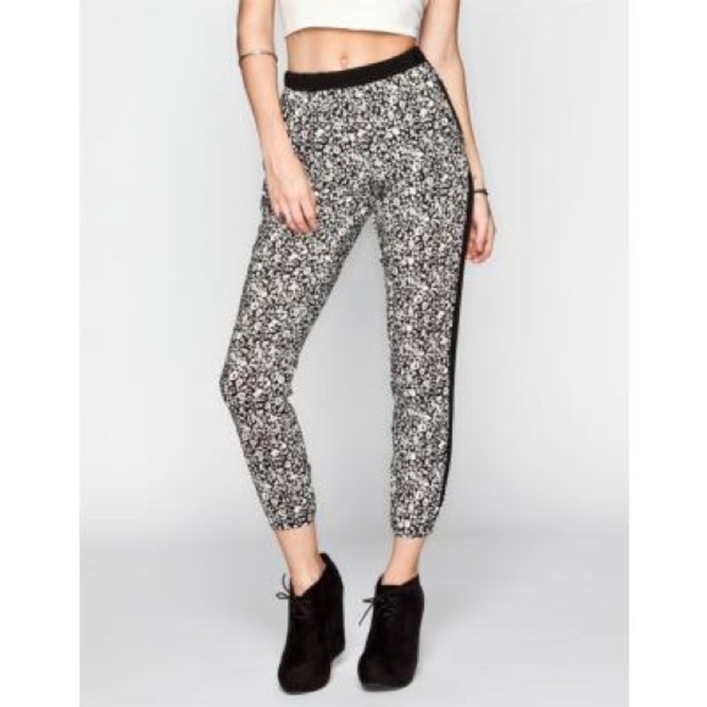 Ditsy Print Banded Bottom Pants